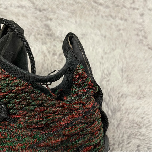 Nike Lebron BHM Shoes - Picture 7 of 8